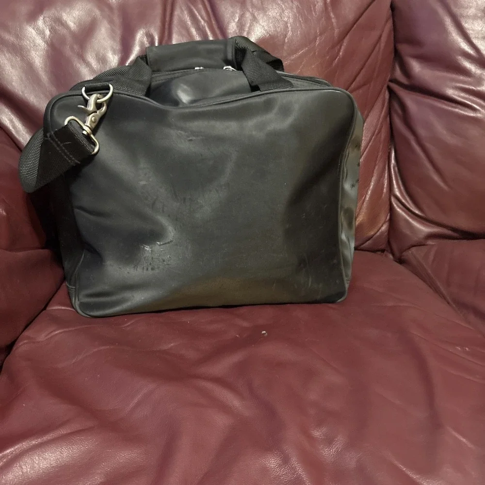 Kenneth Cole Reaction Black Duffel Overnight Travel Bag With Shoulder Strap Blk